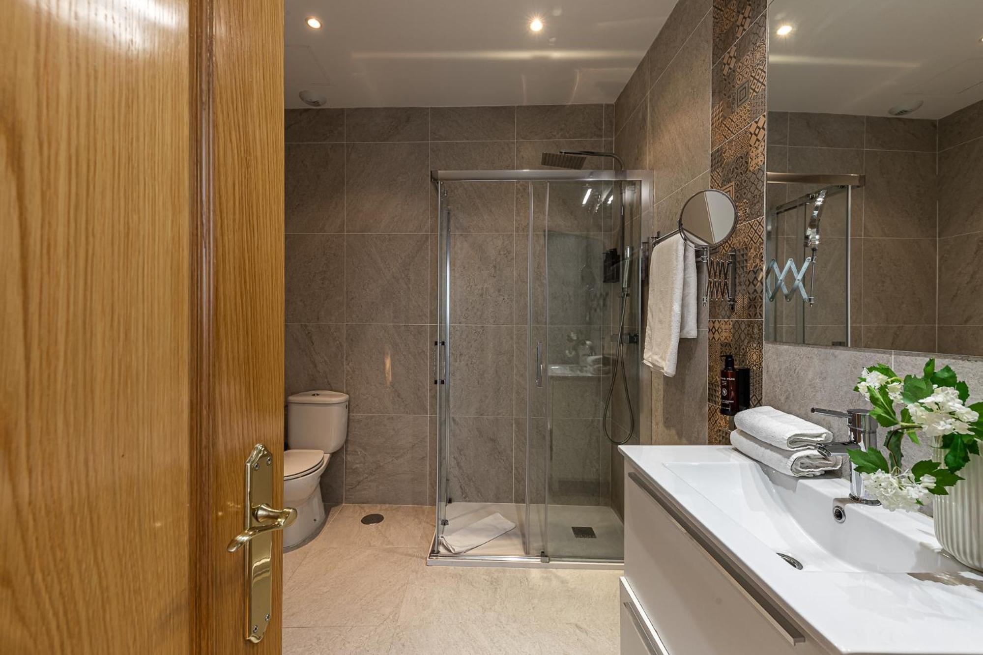 Waou Apartamentos En Sol Confort 7 Madrid Kültér fotó